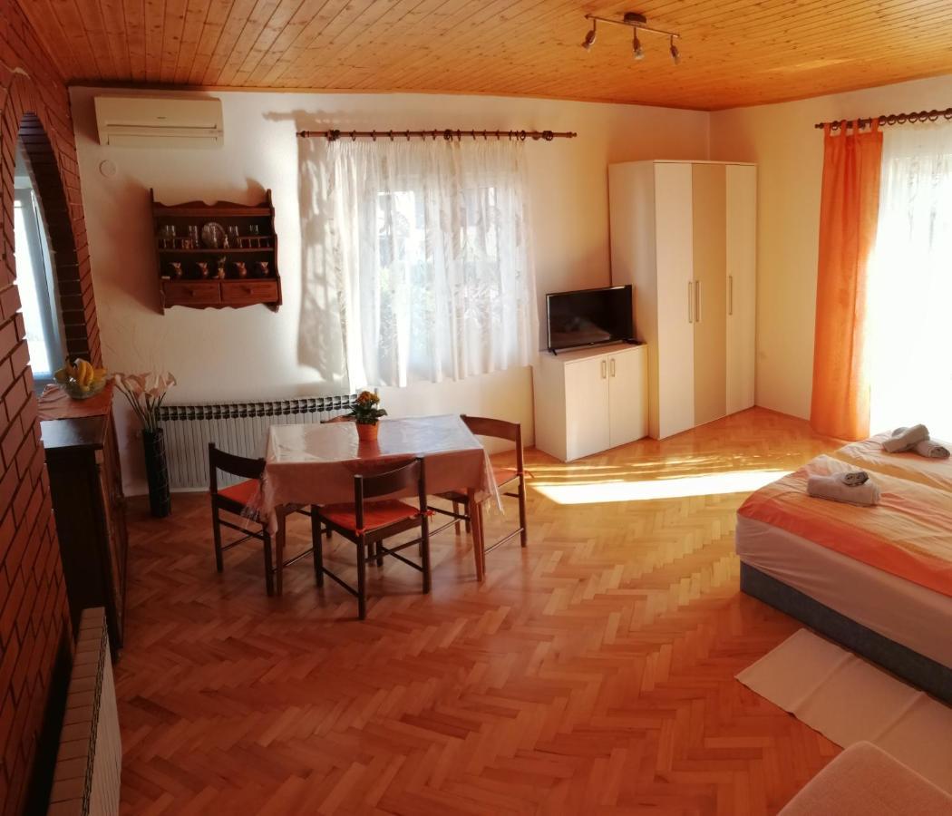Apartmani Darko 로비니 외부 사진