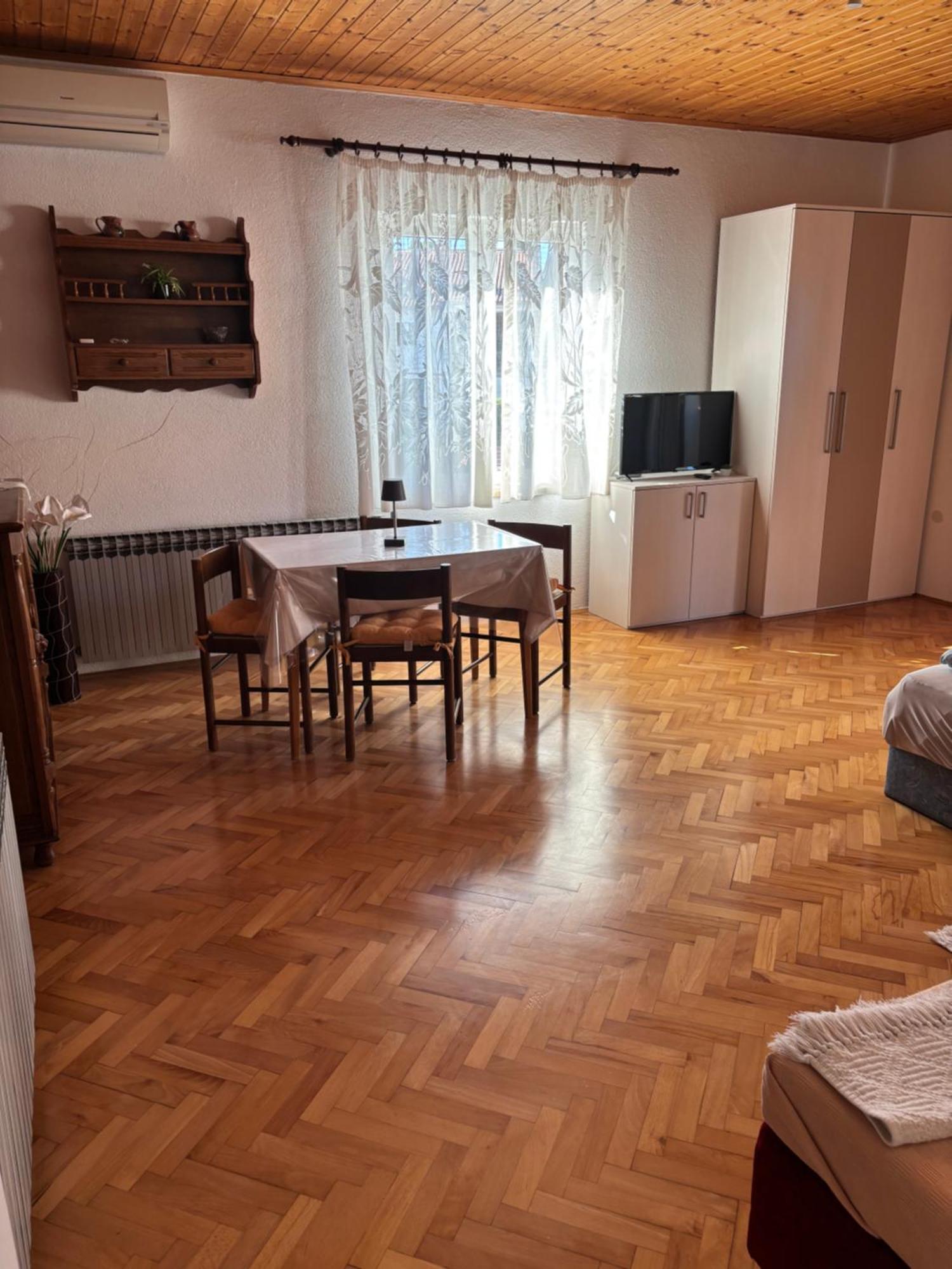 Apartmani Darko 로비니 외부 사진